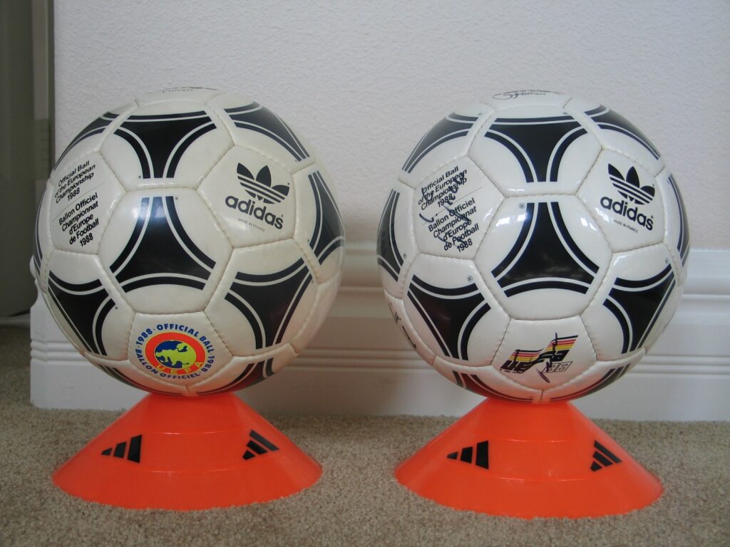 88 Euro balls 1988 Official Ball of the European Championships - Tango Europa