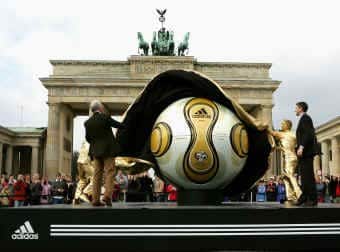 Golden-Ball_franz_beckenb Official World Cup Final Match Ball Teamgeist Soccer Ball