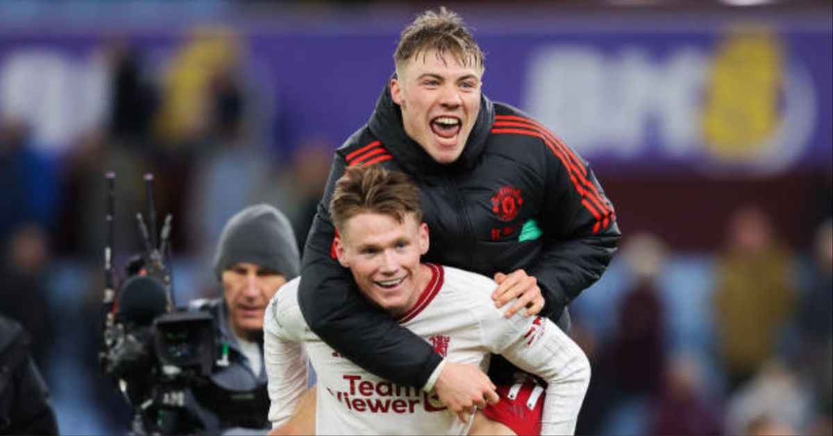 Manchester United continue run in top-4 race with 2-1 win over Aston Villa in Premier League return