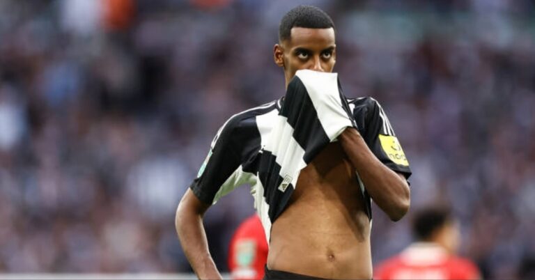 Alexander Isak linked with huge Man United transfer move by Old Trafford icon