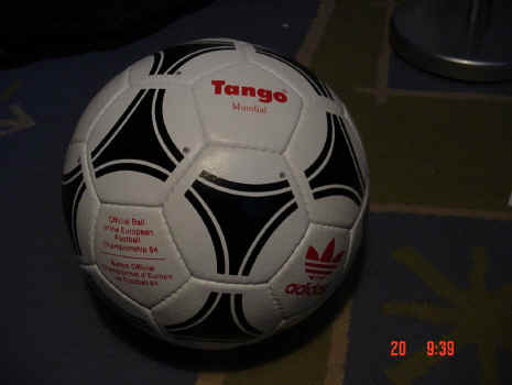 Mundial-Tango 1984 Official Ball of the European Championships - Tango Mundial