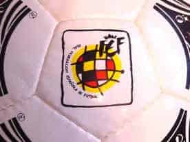 Questra Espanya Logo Official 1994 World Cup Ball Adidas Questra