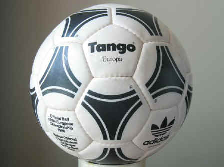 Tango Europa1 1988 Official Ball of the European Championships - Tango Europa