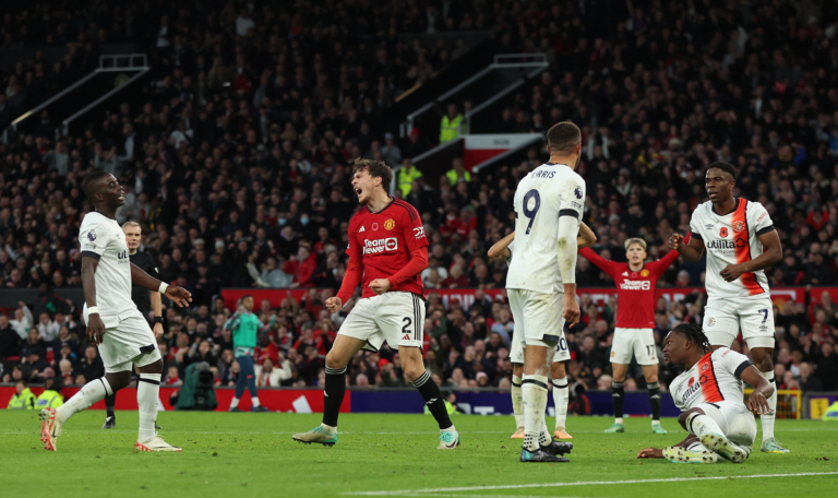 Manchester United betting favorites to beat Everton in Premier League return amid points deduction